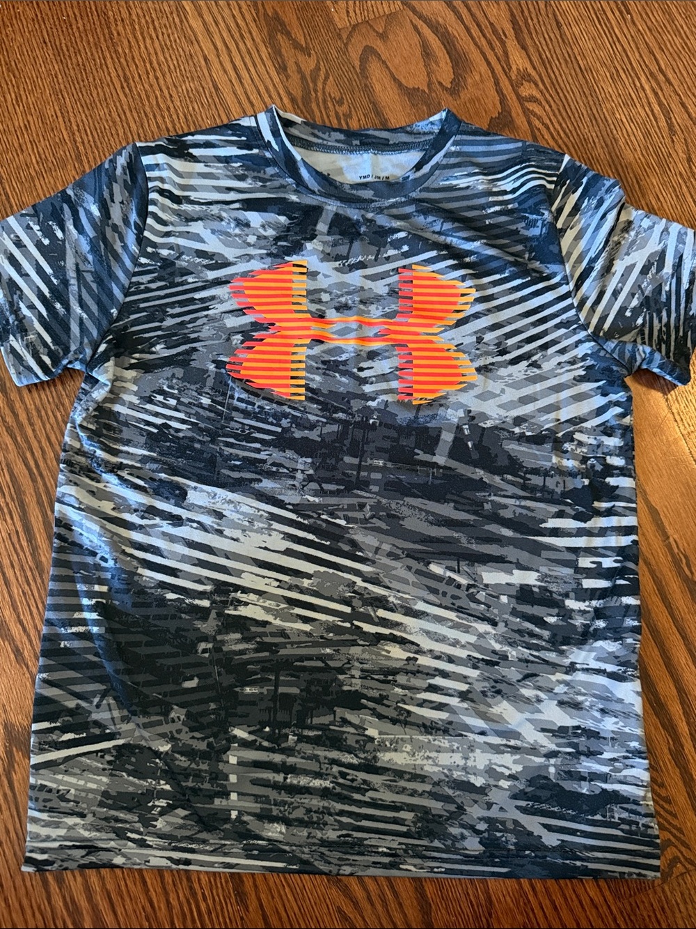 Under Armour Kids white and Gray Camo Tee with Orange Logo- Medium